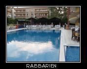 Pool im Golden Sun Hotel